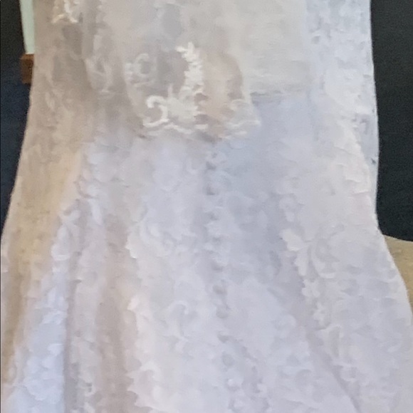 Wedding Dress - Picture 6 of 9